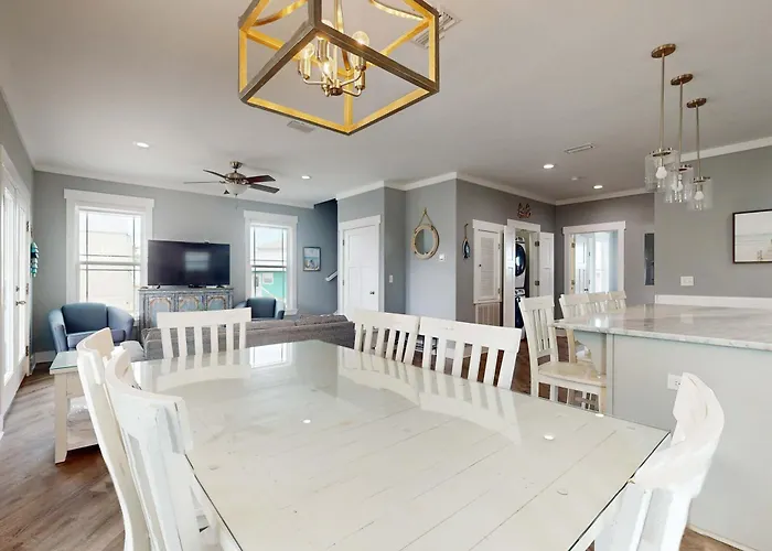 Newly Constructed Near The Gulf With Private W&d Grill Shared Pool Ac