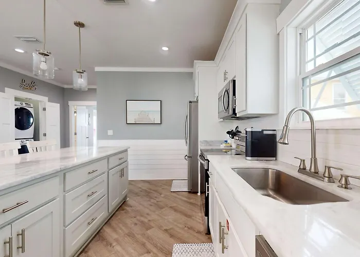 Newly Constructed Near The Gulf With Private W&d Grill Shared Pool Ac *