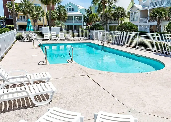 Newly Constructed Near The Gulf With Private W&d Grill Shared Pool Ac Holiday home