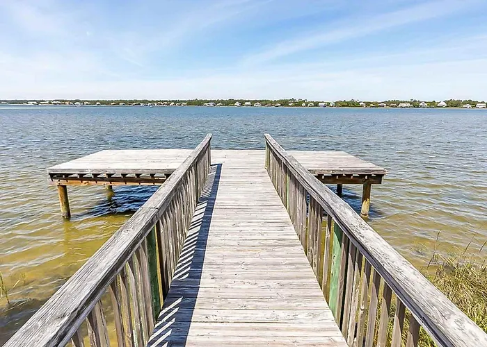 Newly Constructed Near The Gulf With Private W&d Grill Shared Pool Ac Holiday home